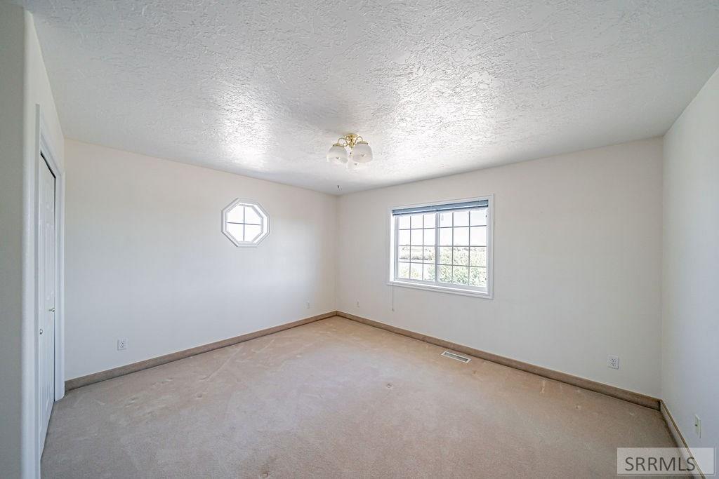 3071 E 670 N Property Photo 41