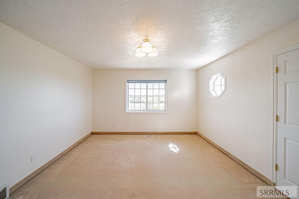 3071 E 670 N Property Photo 47