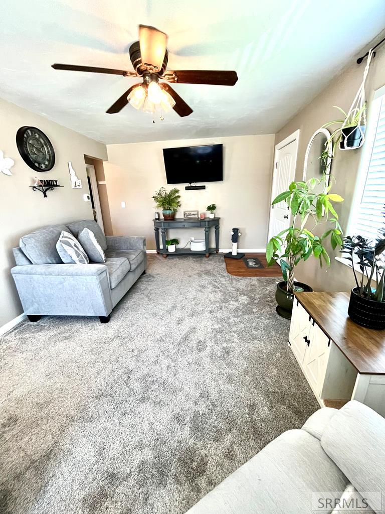 1265 Wadsworth Drive Property Photo 4