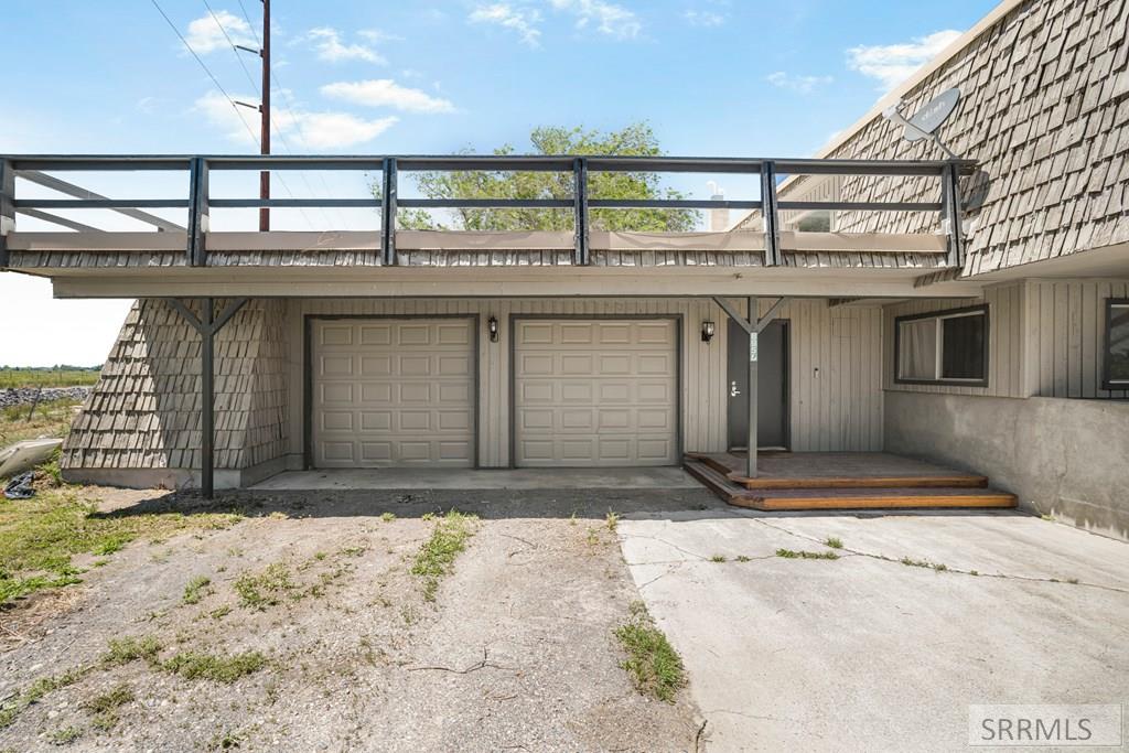 8955 N 15th E Property Photo 4
