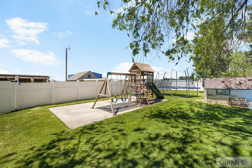 8955 N 15th E Property Photo 46