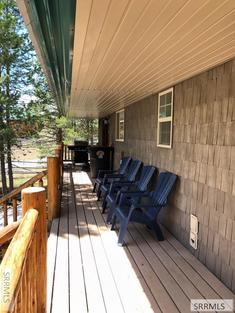 4238 Grandview Drive Property Photo 4