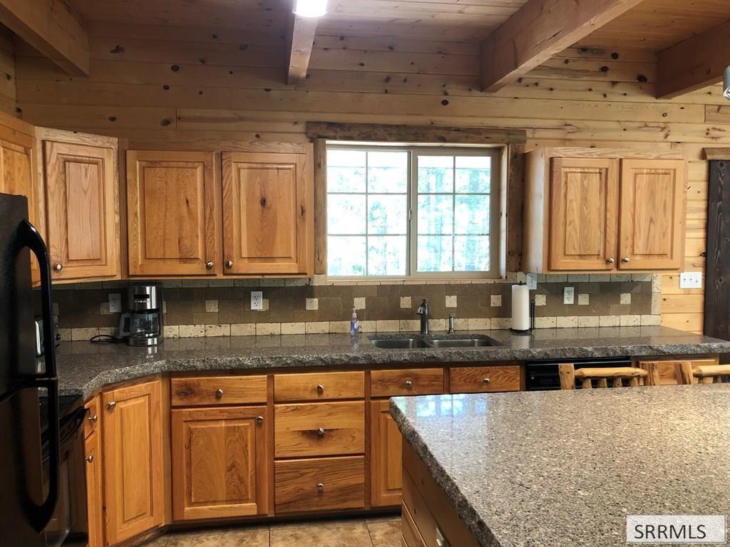 4238 Grandview Drive Property Photo 8