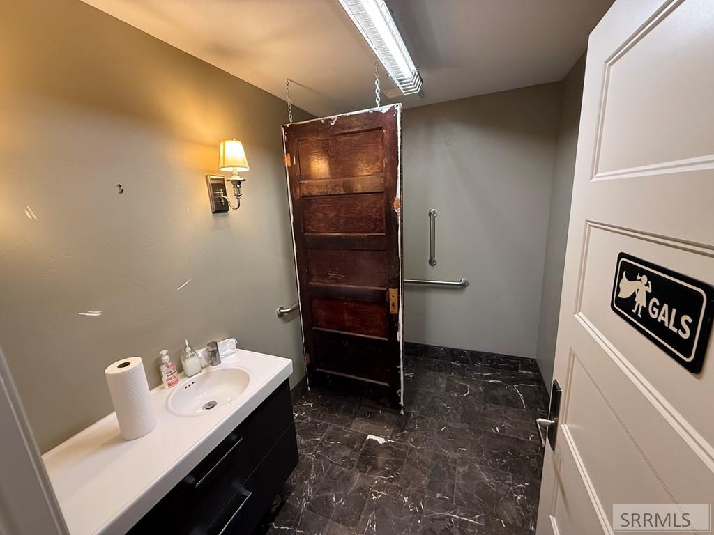 413 B Street Property Photo 28