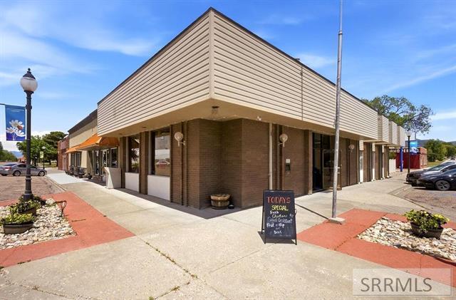 17 E Center Street Property Photo 1