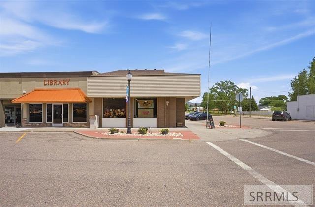 17 E Center Street Property Photo 2