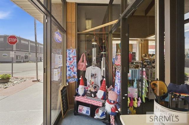 17 E Center Street Property Photo 3
