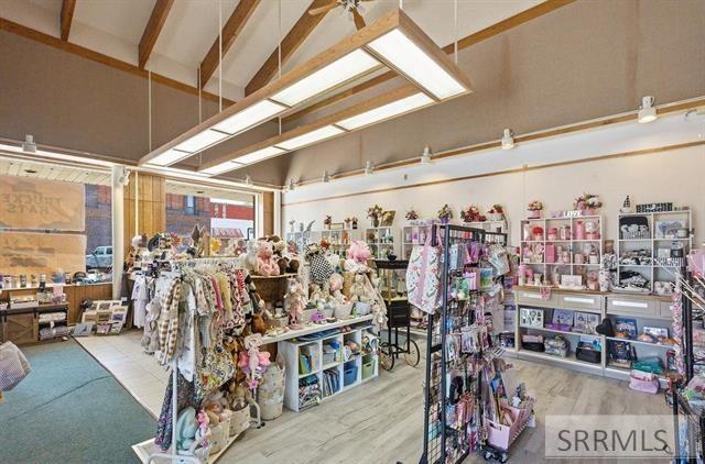 17 E Center Street Property Photo 5