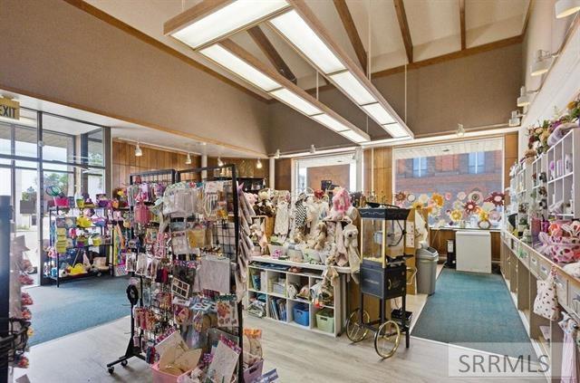 17 E Center Street Property Photo 9