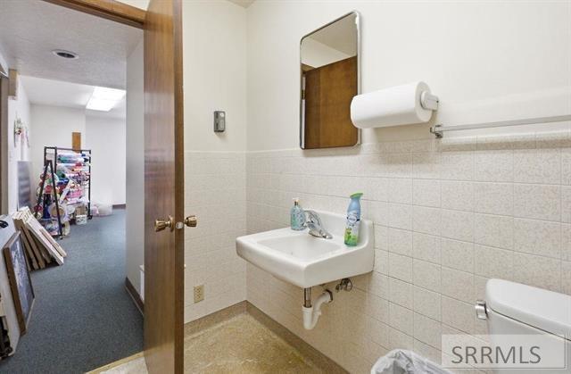 17 E Center Street Property Photo 16