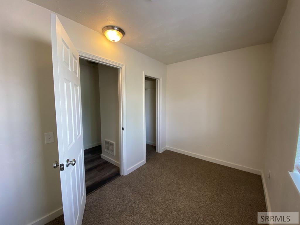 437 W Crowley Street Property Photo 4