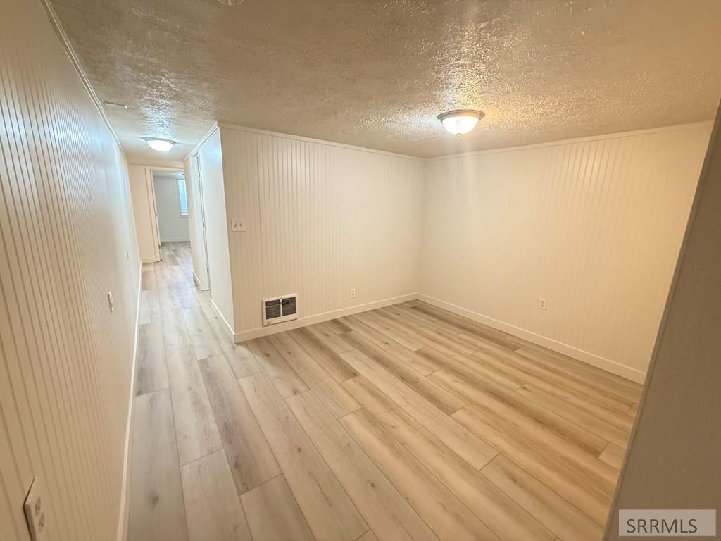 437 W Crowley Street Property Photo 9