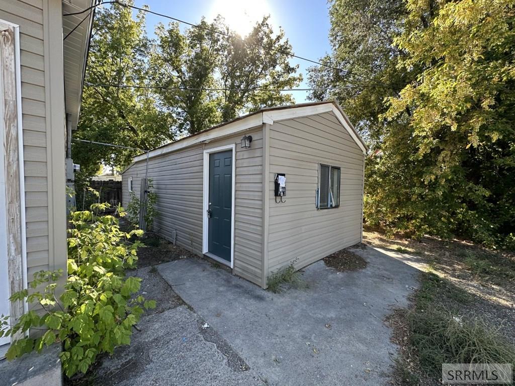 437 W Crowley Street Property Photo 14