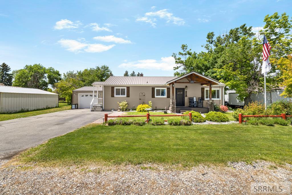 525 1 E Property Photo 1