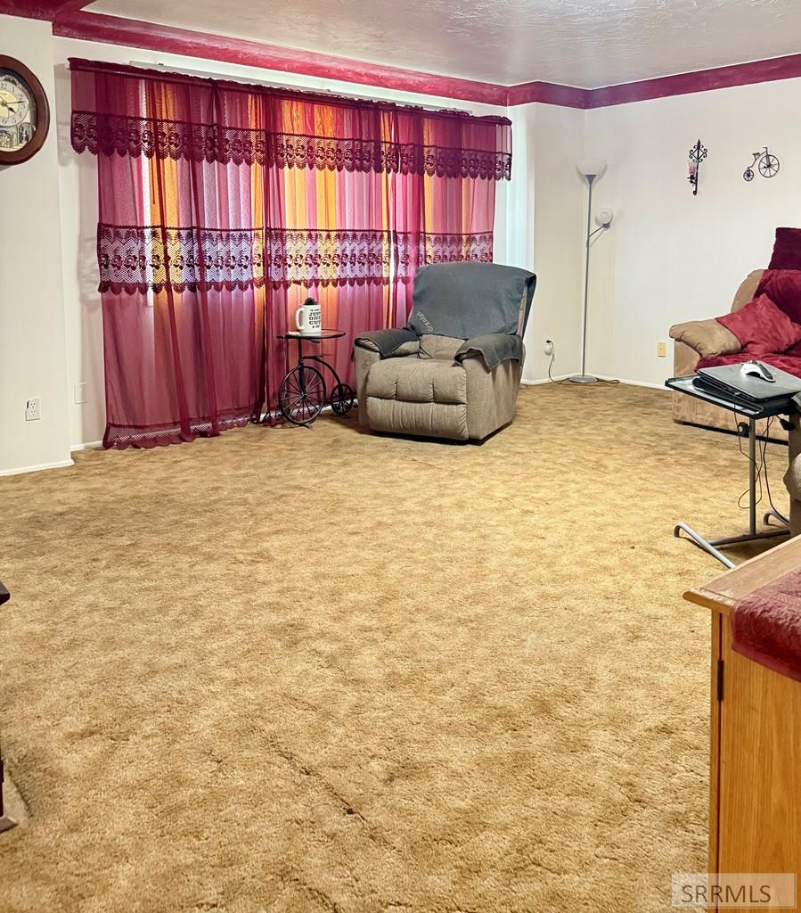 531 Lansing Property Photo 7