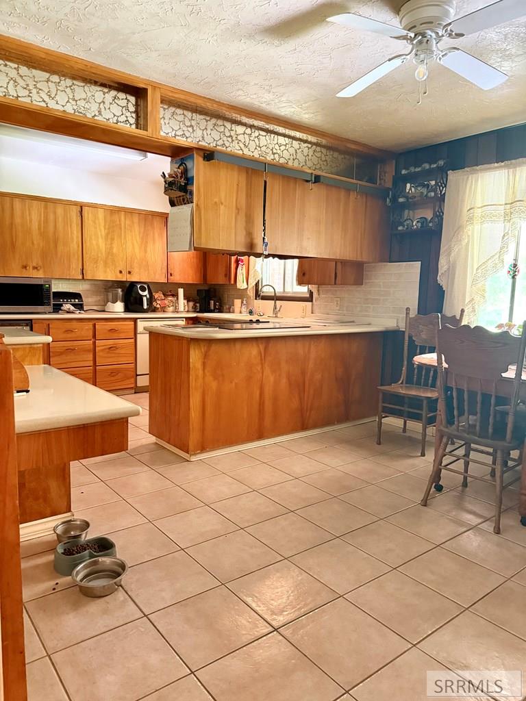 531 Lansing Property Photo 8