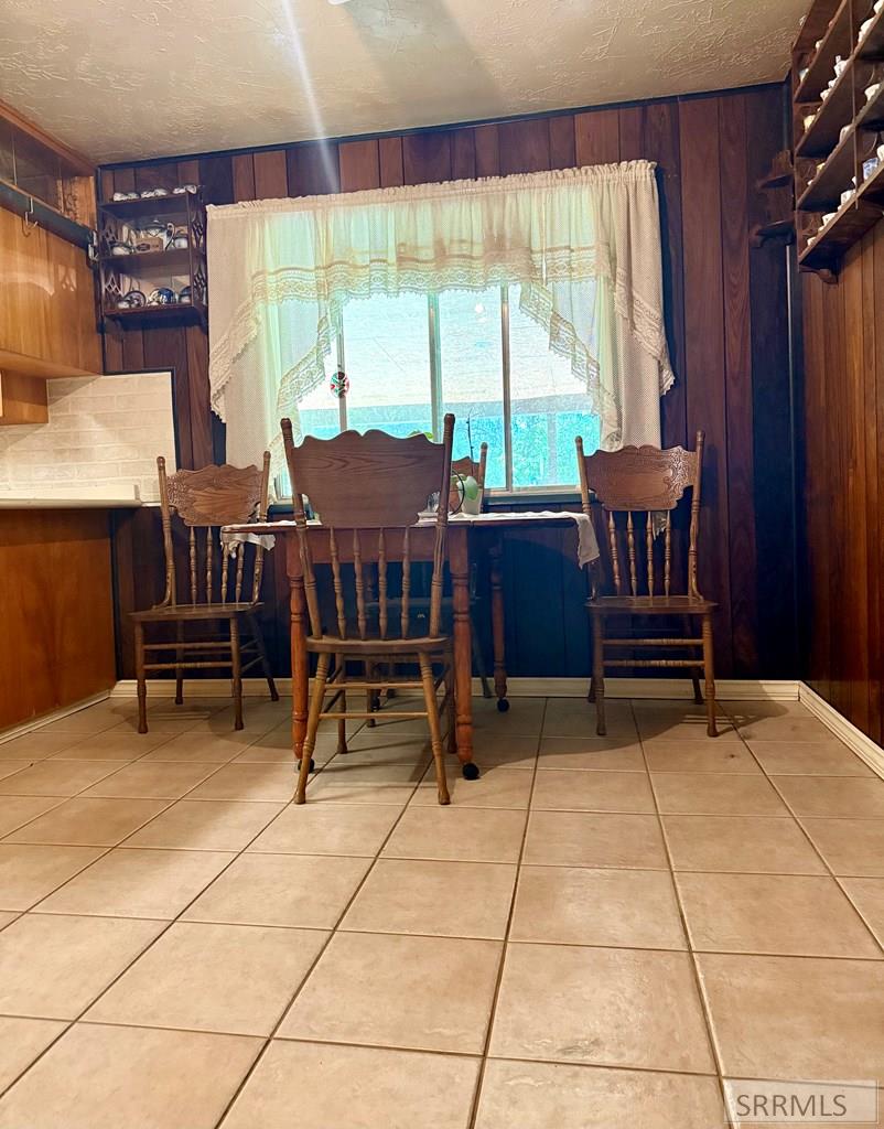 531 Lansing Property Photo 9