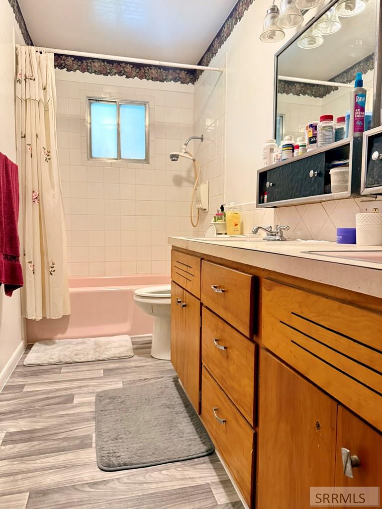 531 Lansing Property Photo 13