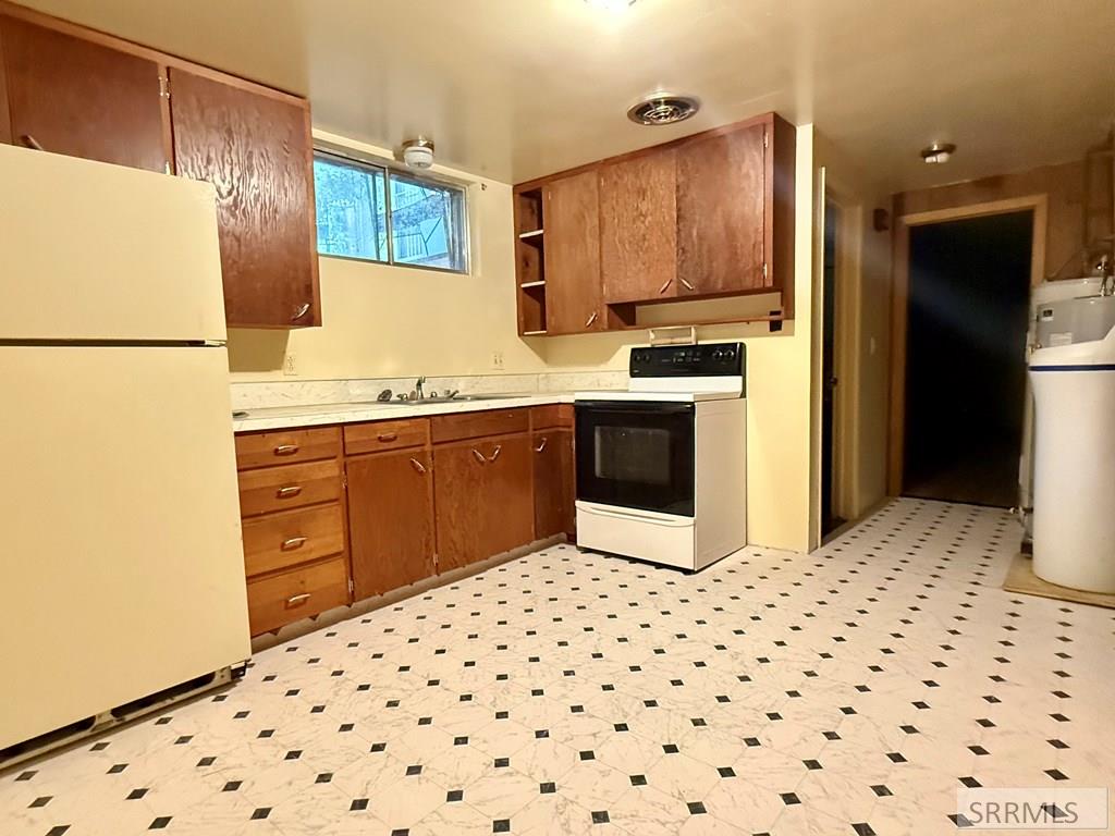 531 Lansing Property Photo 32