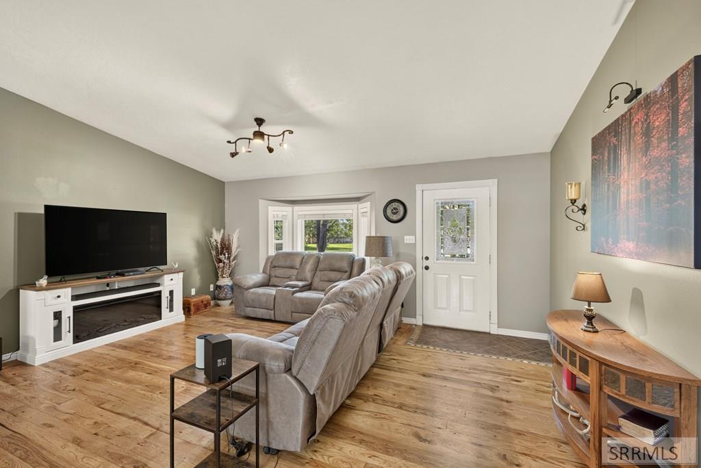 355 W 4650 N Property Photo 8