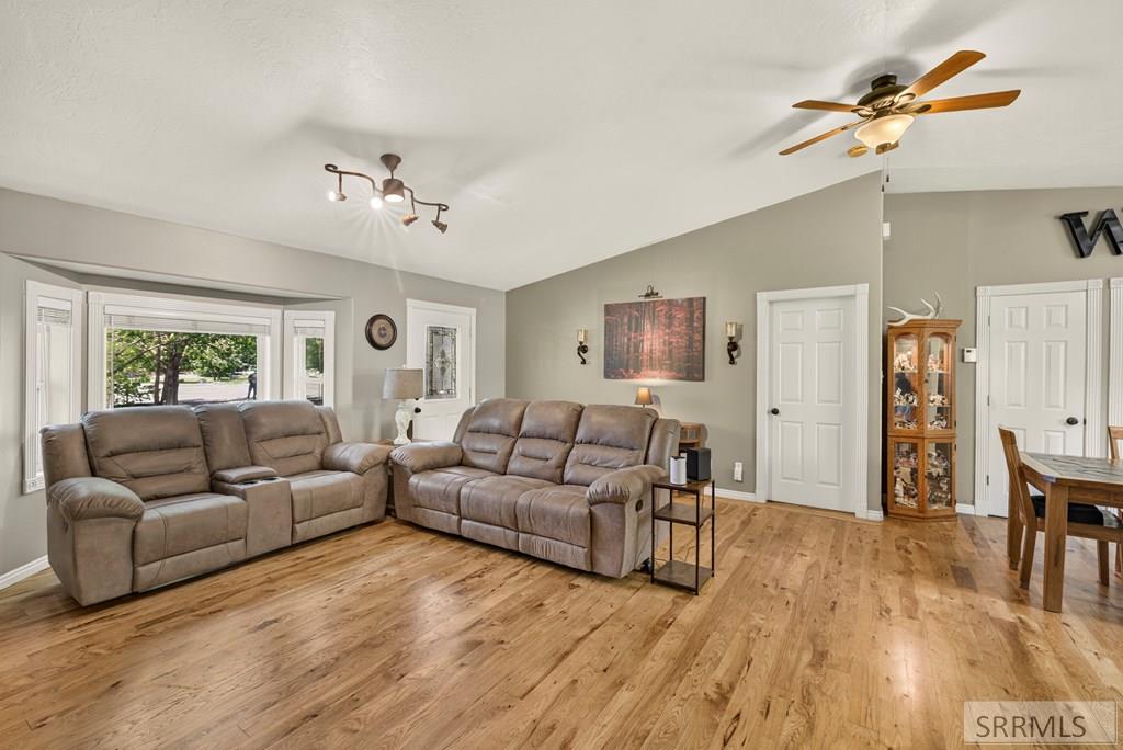 355 W 4650 N Property Photo 9