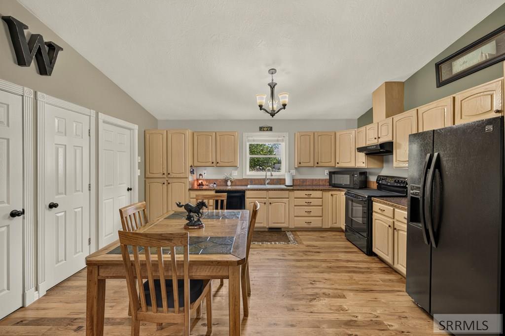 355 W 4650 N Property Photo 11