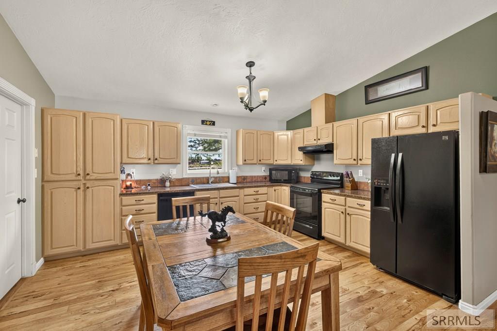355 W 4650 N Property Photo 12