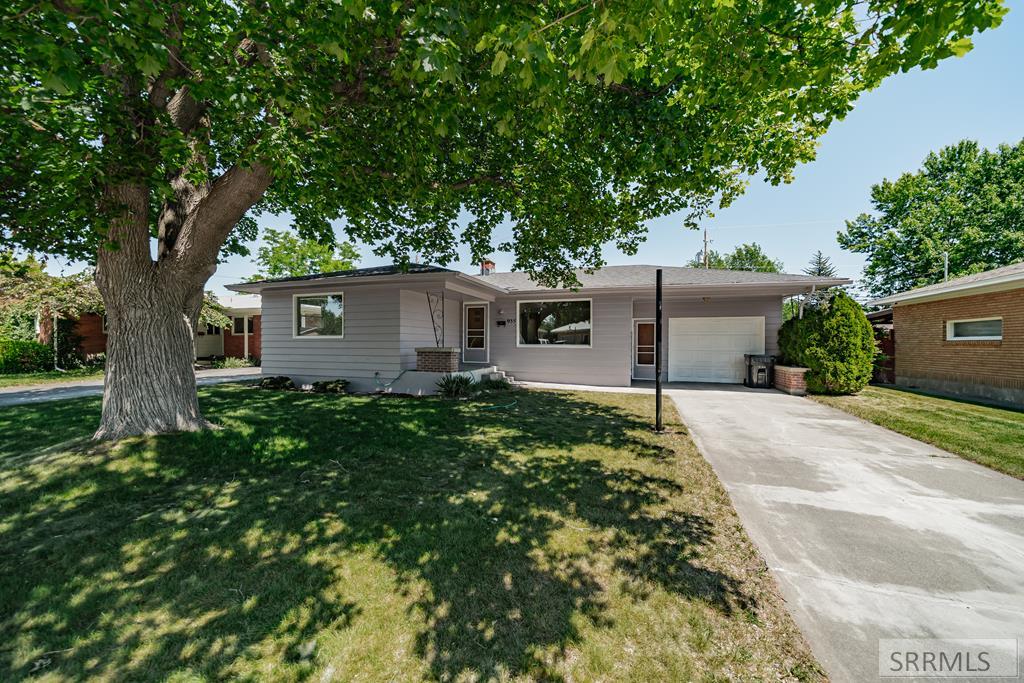 935 Stanger Avenue Property Photo 1