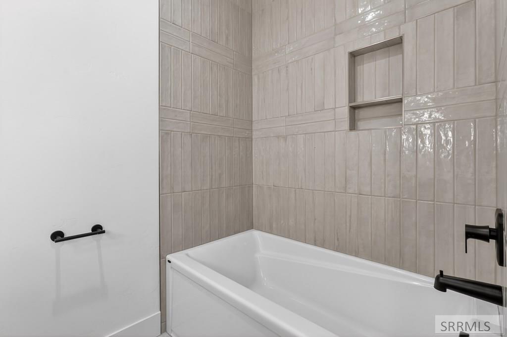 11735 Westfield Ave Property Photo 23