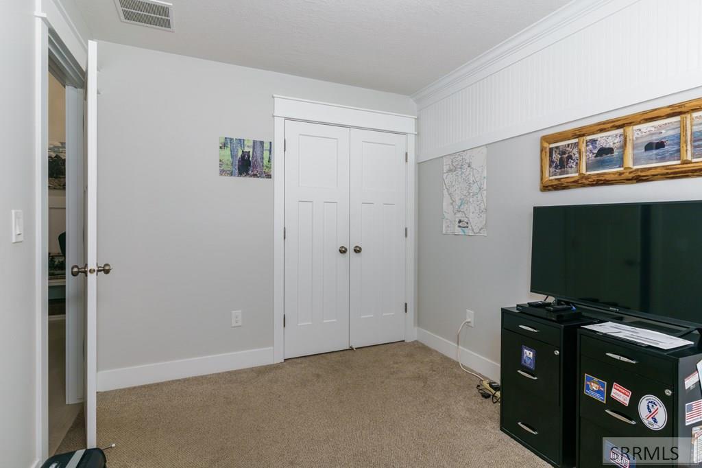 1296 Angela St Property Photo 8