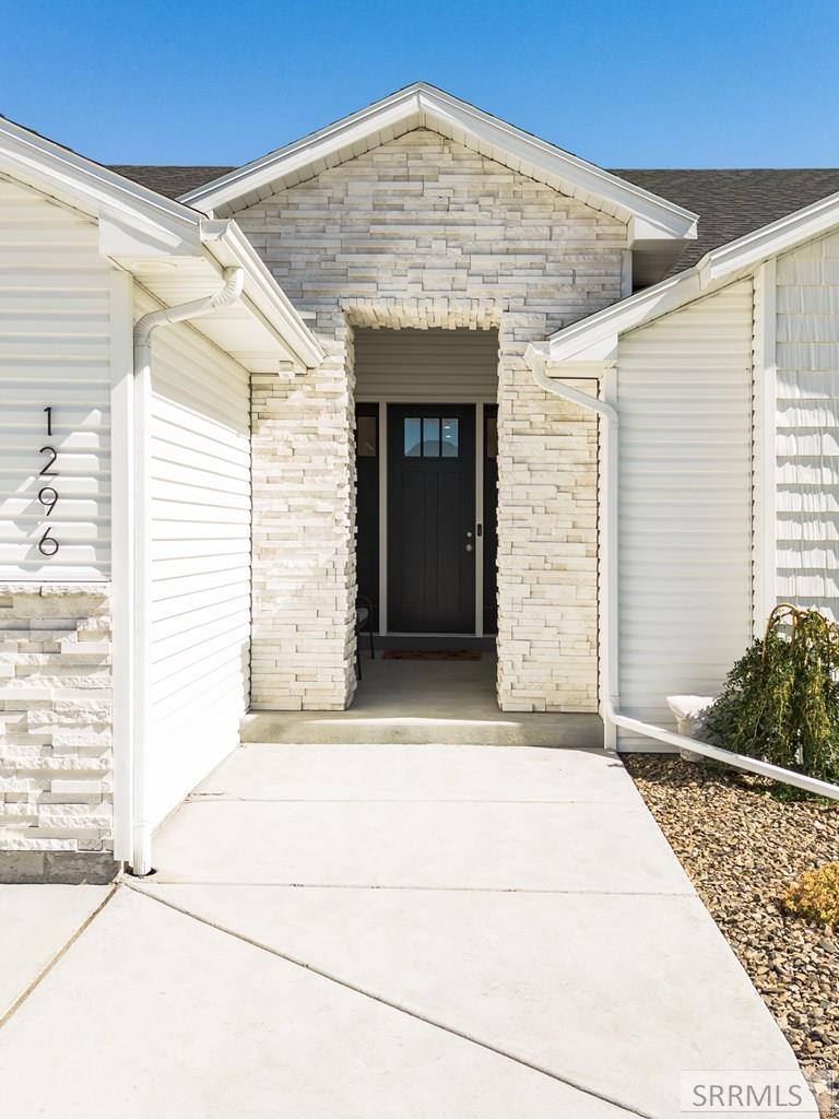 1296 Angela St Property Photo 15