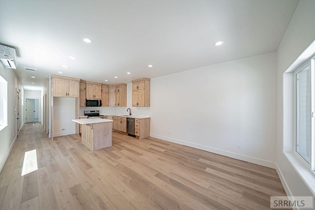 1295/1297 Bear Avenue Property Photo 4