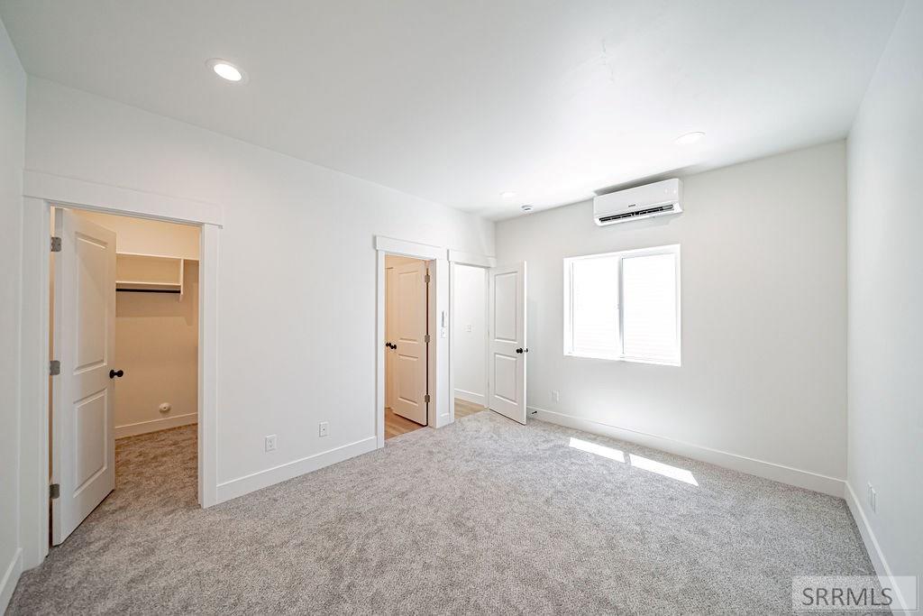 1295/1297 Bear Avenue Property Photo 10