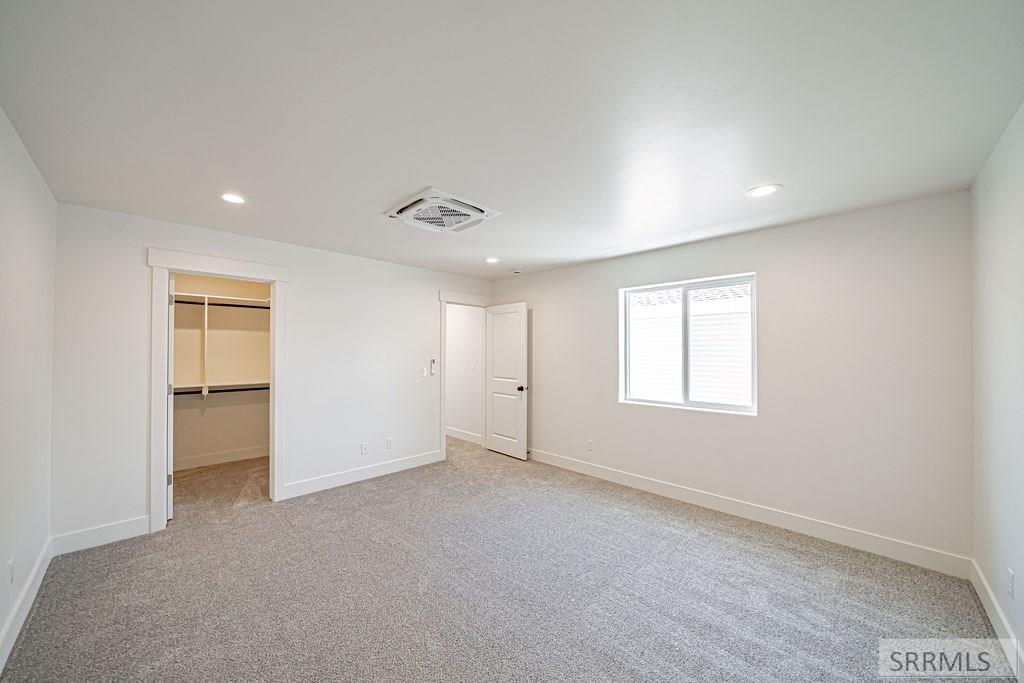 1295/1297 Bear Avenue Property Photo 13
