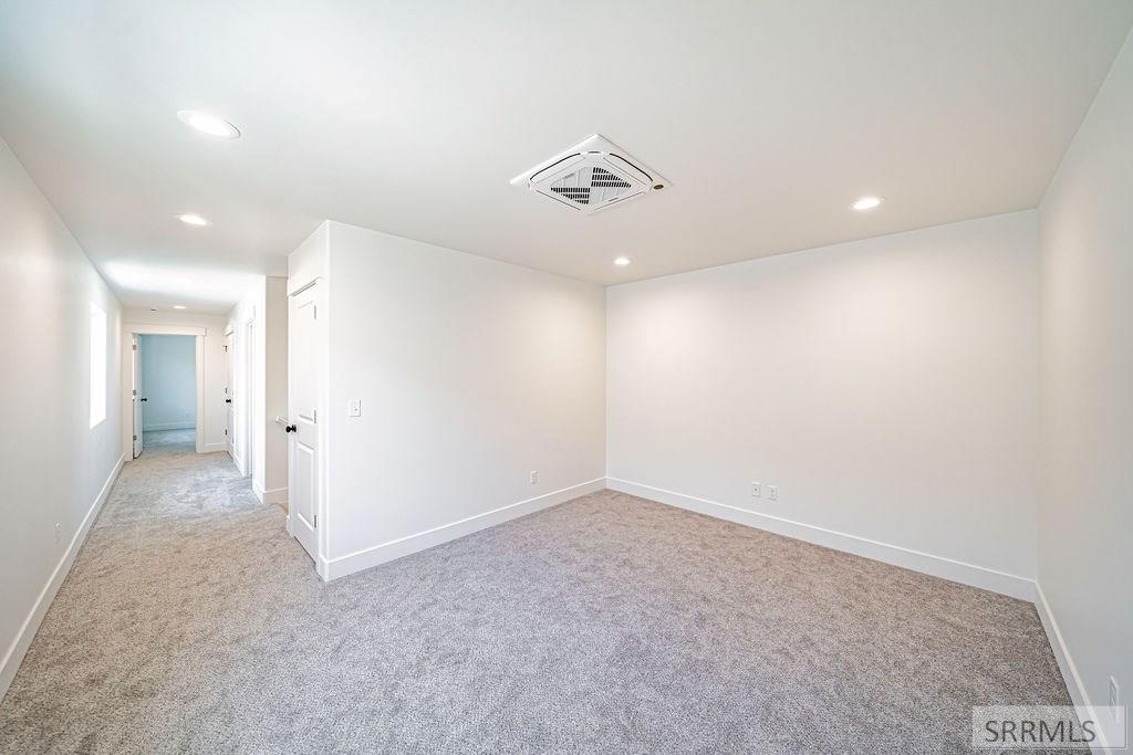 1295/1297 Bear Avenue Property Photo 16