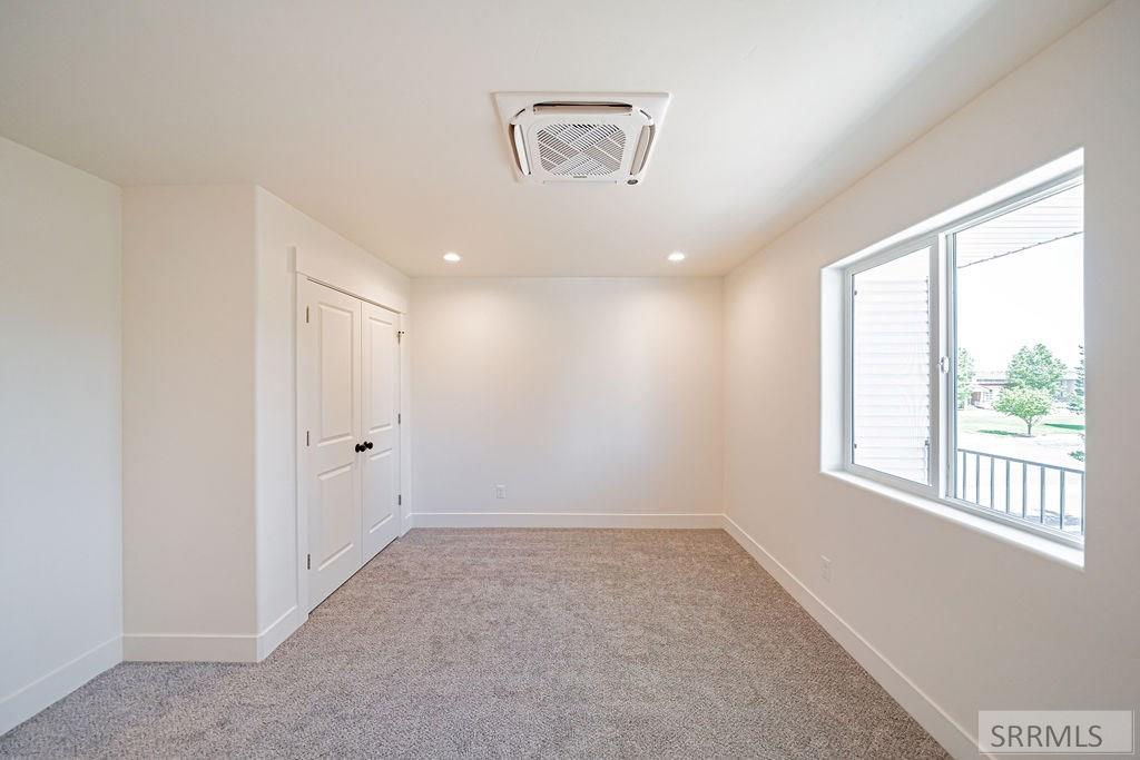1295/1297 Bear Avenue Property Photo 17