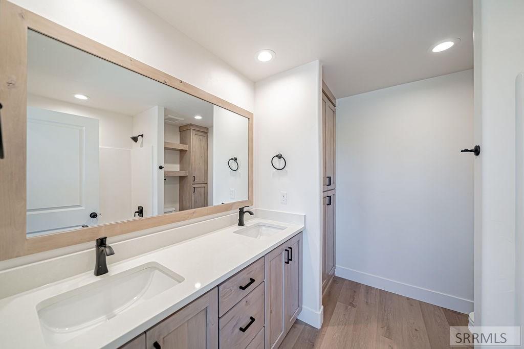 1295/1297 Bear Avenue Property Photo 32