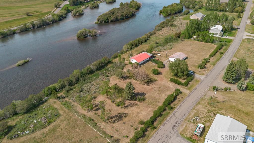 755 S River Road Property Photo 14