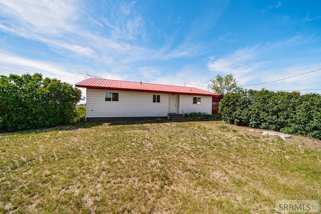 755 S River Road Property Photo 17