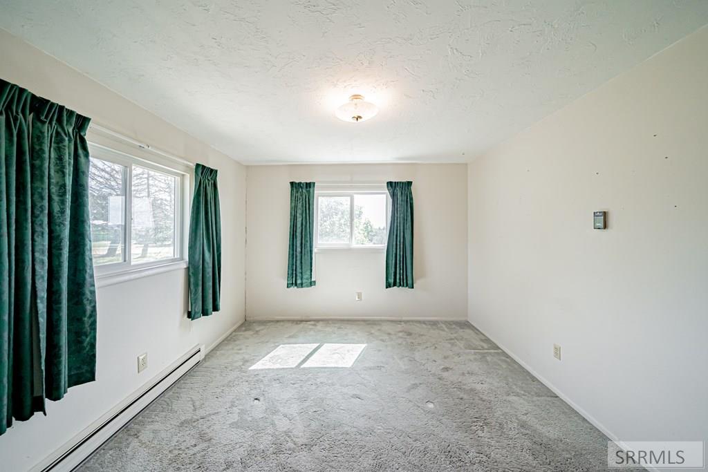 755 S River Road Property Photo 24