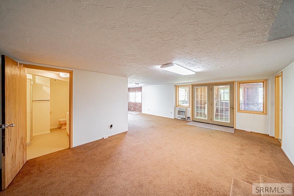 755 S River Road Property Photo 35