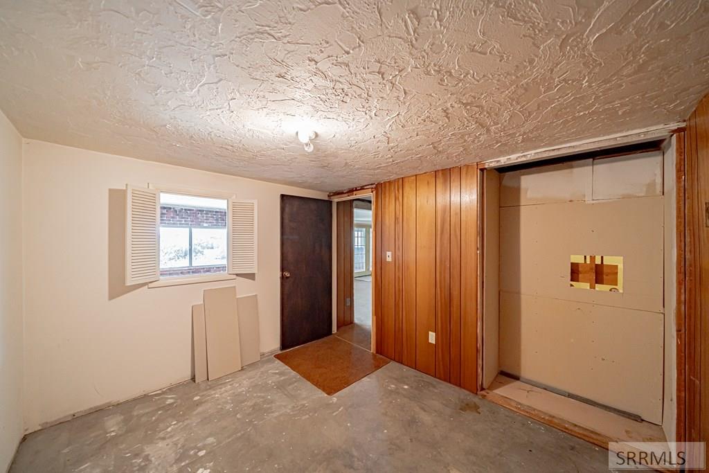 755 S River Road Property Photo 39