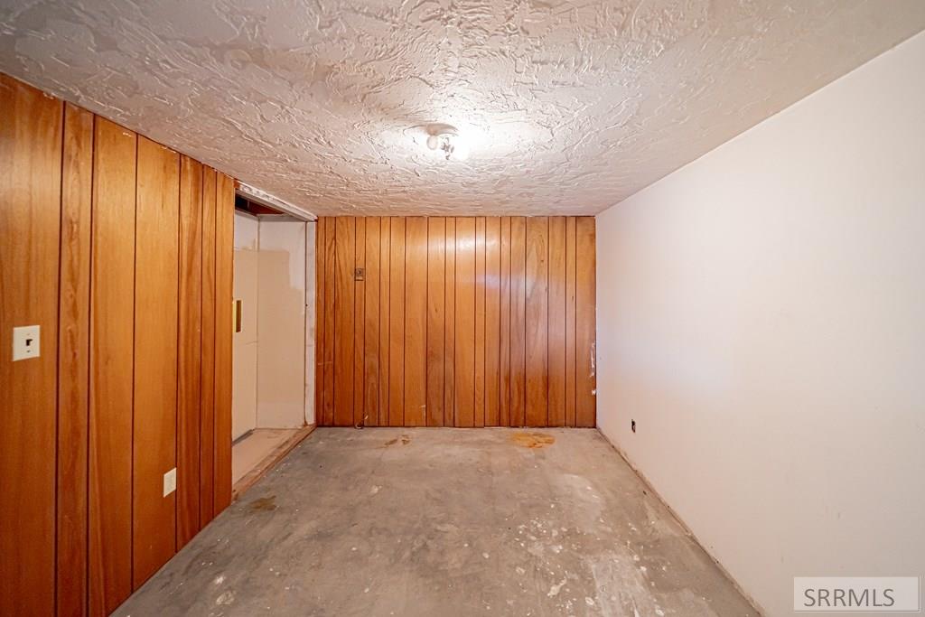 755 S River Road Property Photo 40