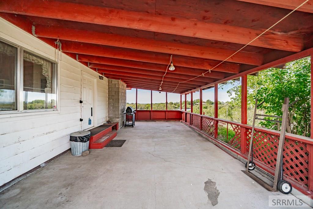 755 S River Road Property Photo 56