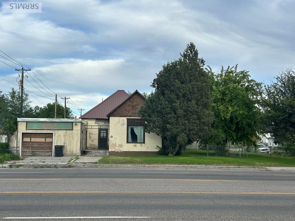 365 S Capital Avenue Property Photo 1