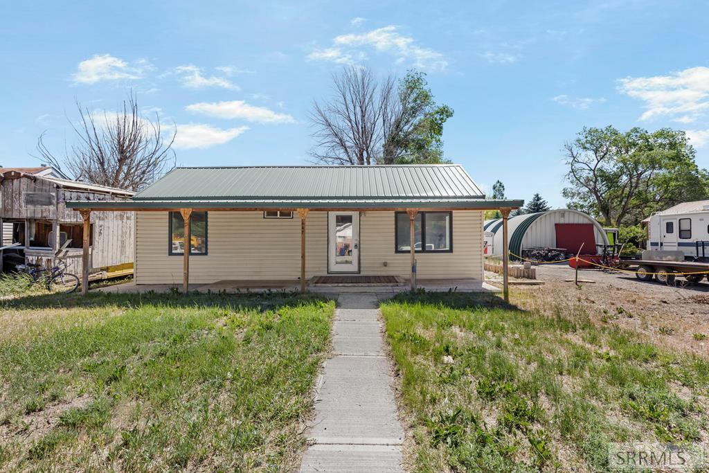 667 Decoria Avenue Property Photo 2