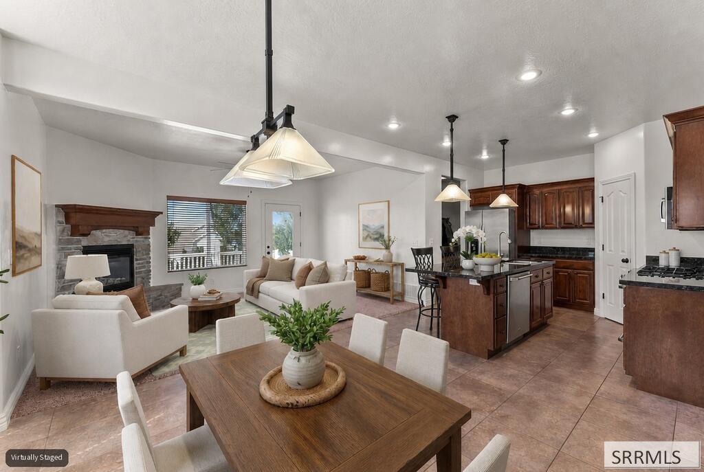 6315 E Chartwell Gardens Property Photo 8