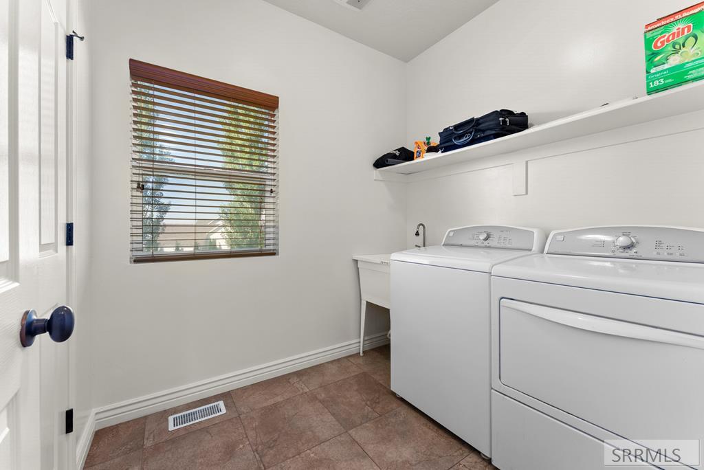 6315 E Chartwell Gardens Property Photo 38