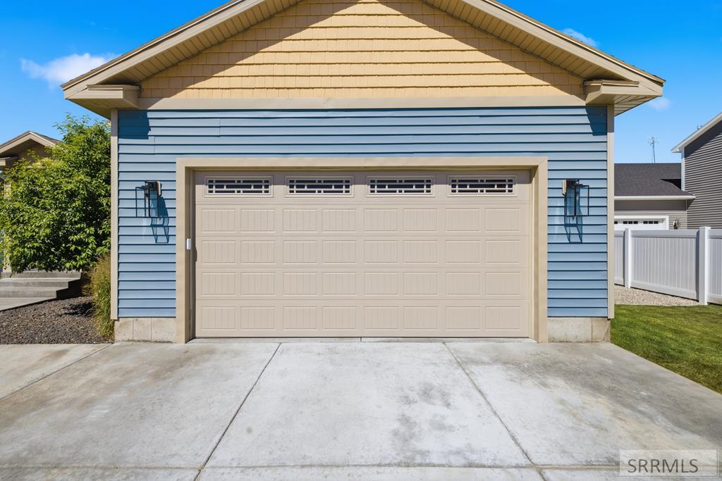 683 N 2876 East Property Photo 7