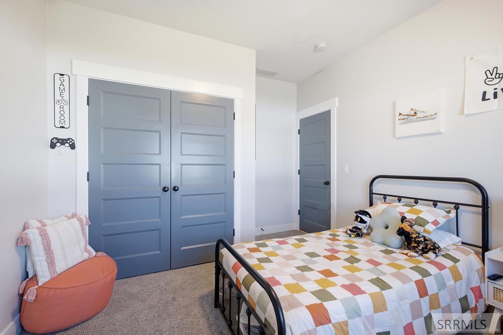 683 N 2876 East Property Photo 20